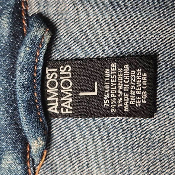 Almost Famous Distressed Denim Jacket Size L - Picture 16 of 17